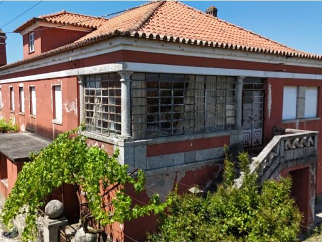 Moradia com Terreno Urbano e Rústico | 3.147 m² | Vimieiro, Santa Comba Dão