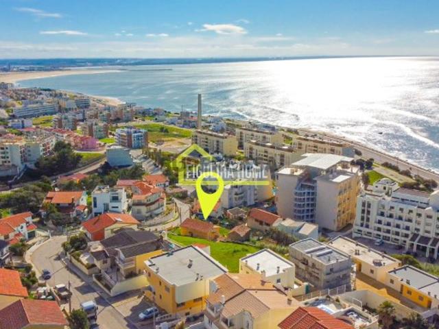 Moradia com vista de mar a curta distância da praia