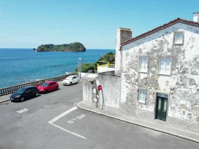 Moradia com vista deslumbrante para o Ilhéu de Vila Franca do Campo Ilha de São Miguel