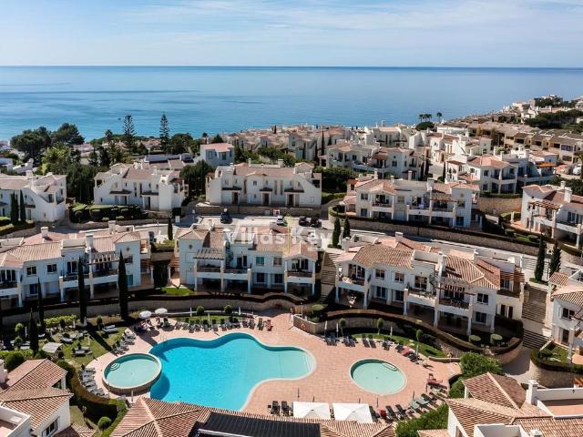 Moradia com vista mar e piscina, perto da praia da Salema,Al. 110m² Budens