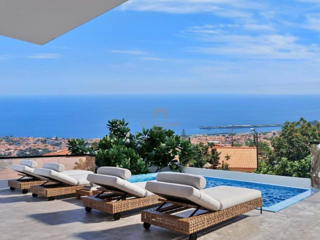 MORADIA COM VISTA MAR NO FUNCHAL