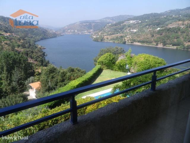 Moradia com vistas para o rio Douro Resende