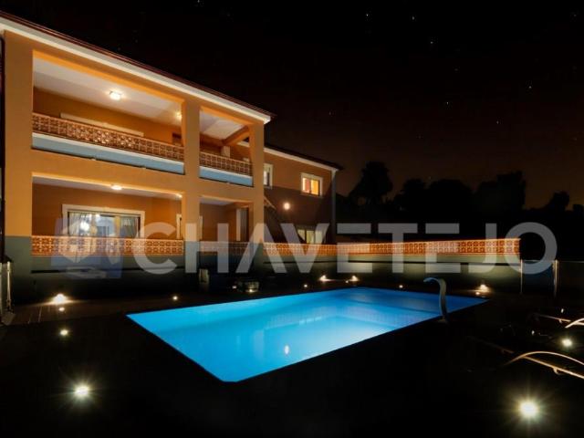 Moradia com acabamentos de luxo, mobilada e com piscina, par. 0m² Aldeia do mato e souto