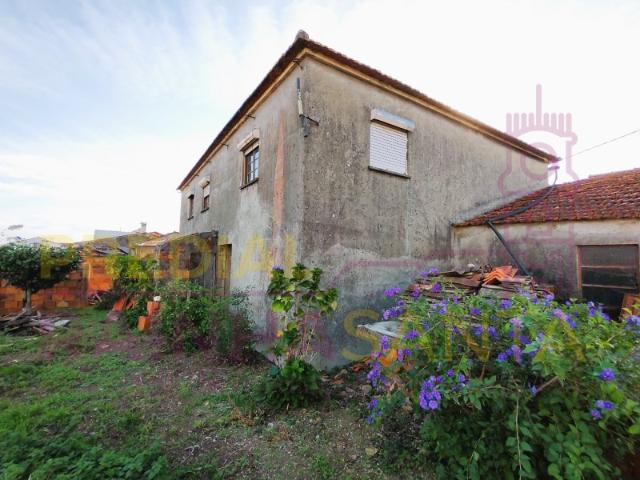 Moradia com anexos, lojas e terreno Serra do Carvalho Coimbra