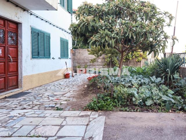 Moradia com espaço exterior e garagem para venda em Castelo Branco