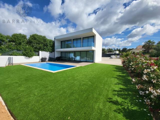 Moradia com Jardim e Piscina em Almancil