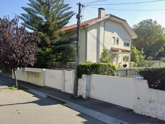 Moradia com jardim na Rua Azenha de Cima, Senhora da Hora | 26084083864
