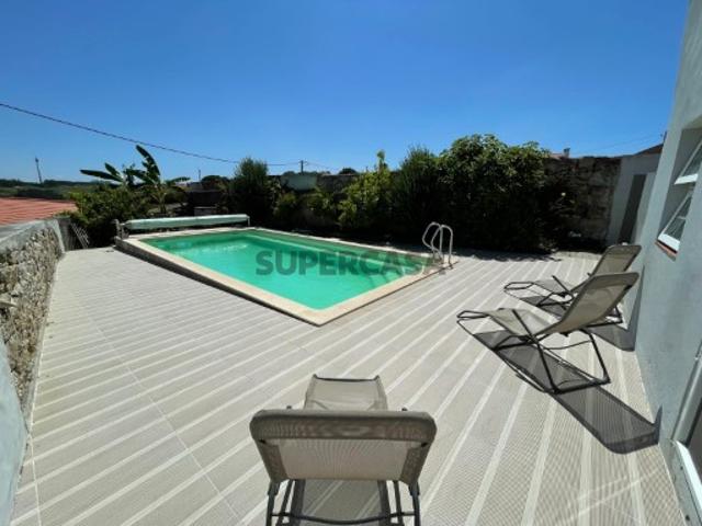 Moradia com Piscina e Excelente Potencial | Concelho da Lourinhã