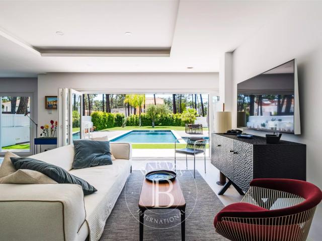Moradia com piscina e jardim privados 250m² Costa Da Caparica