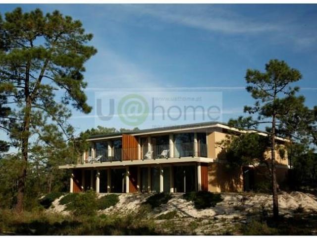 Moradia com piscina e jardim 0m² Carvalhal