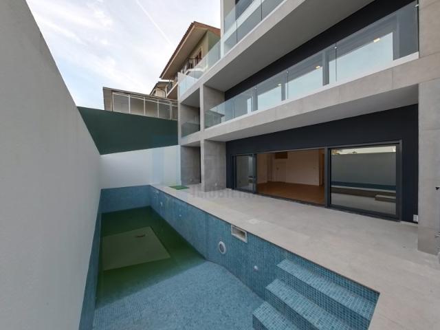 Moradia com piscina, elevador e jardim na Mealhada, Loures