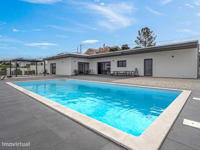 Moradia com piscina em Cadaval