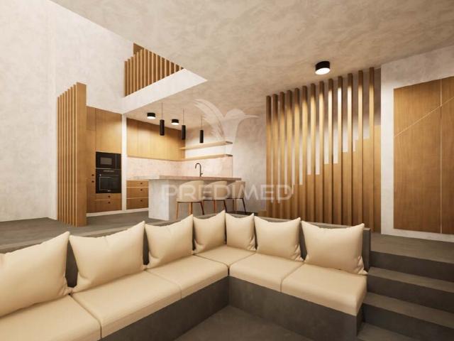Moradia com Projeto Aprovado p/ 5 apartamentos, em Setúbal