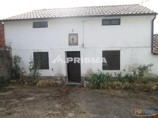 Moradia com quintal para venda em Monfortinho | 26083819540