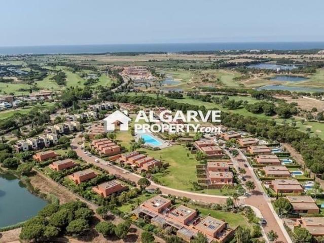 Moradia Contemporânea de 5 quartos no condominio l'Orangerie. 281m² Quarteira