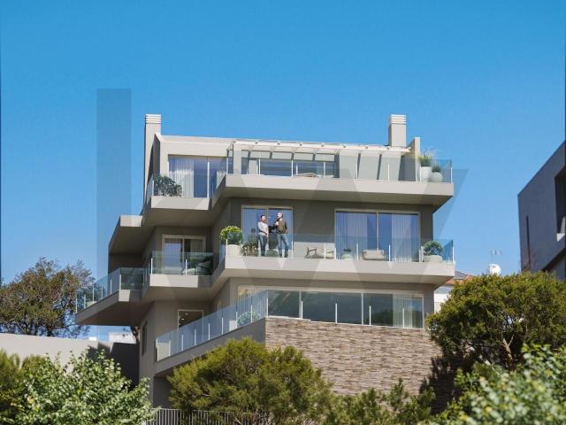 Moradia Contemporânea de Luxo com Vista Mar no Penedo, Cascais