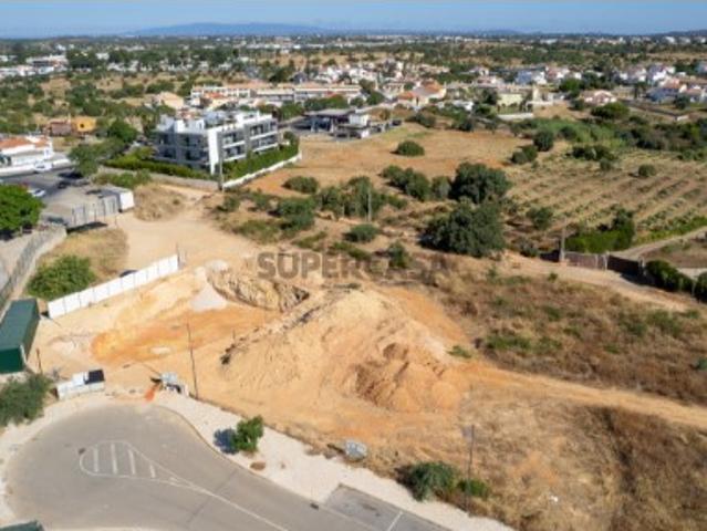 Moradia contemporânea em Projecto de assinatura em Montechoro, Albufeira