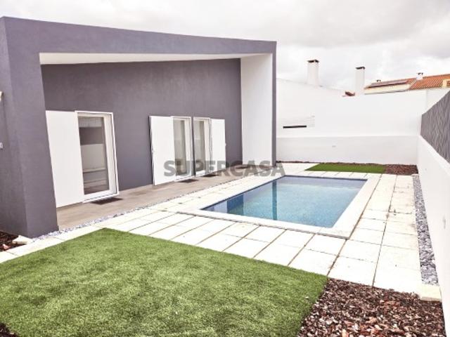 Moradia Contemporânea Isolada em Azeitão O Seu Refúgio Perfeito!