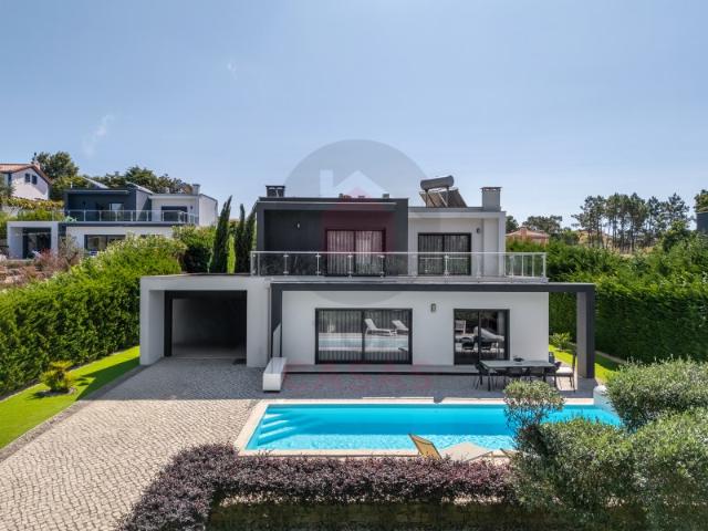 Moradia Contemporânea no Nadadouro com Piscina Aquecida, Bungalow Independente e Jardim Espetacular