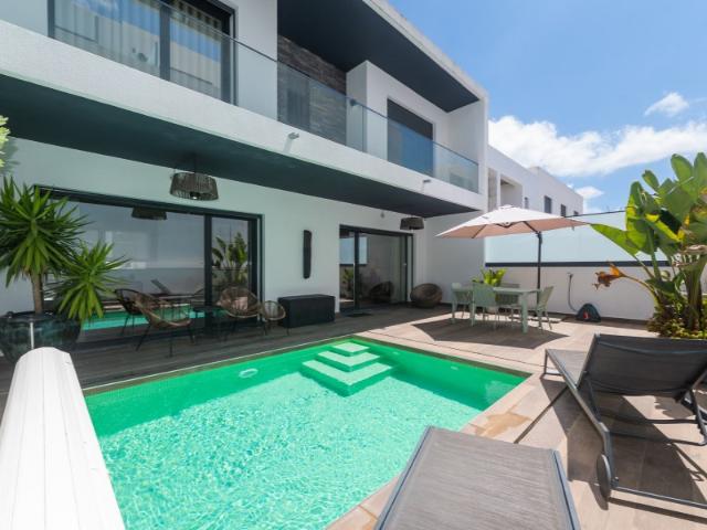 Moradia Contemporânea Premium, como nova 2023, com piscina aquecida, junto ao prestigiado Belas Clube de Campo