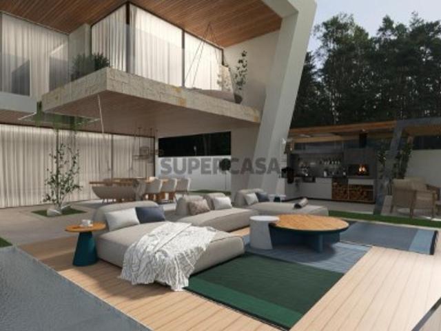 Moradia contemporânea T3+1 com vista para a Baía do Funchal