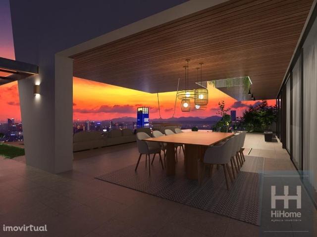 Moradia contempornea T3+1 com vista para a Baa do Funchal