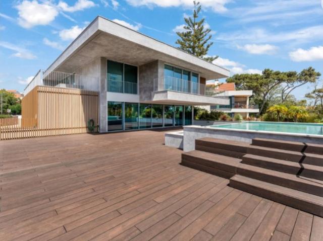 Moradia contemporânea T3 +1 com piscina e terraço em Cascais