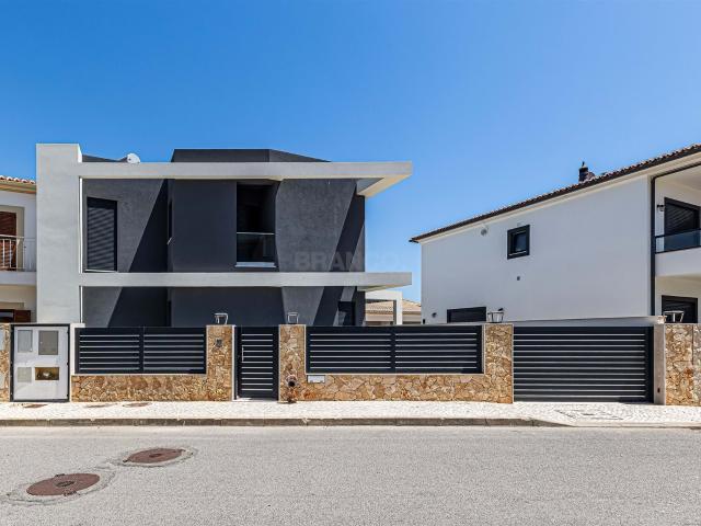 Moradia Contemporânea T3 com Garagem | Mexilhoeira Grande 190m² Mexilhoeira Grande