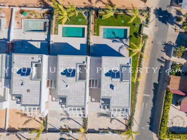 Moradia Contemporânea T3 com Piscina Privada 262m² Quarteira
