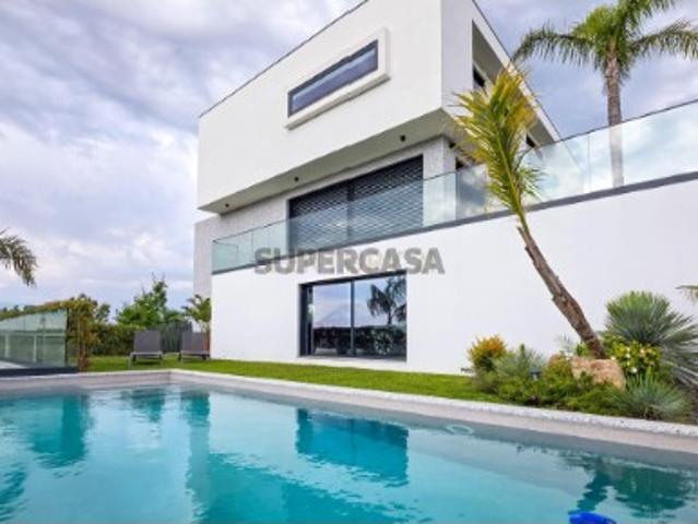 Moradia Contemporânea T4 com Piscina | Arquitetura Premium | Brufe, Vila Nova de Famalicão