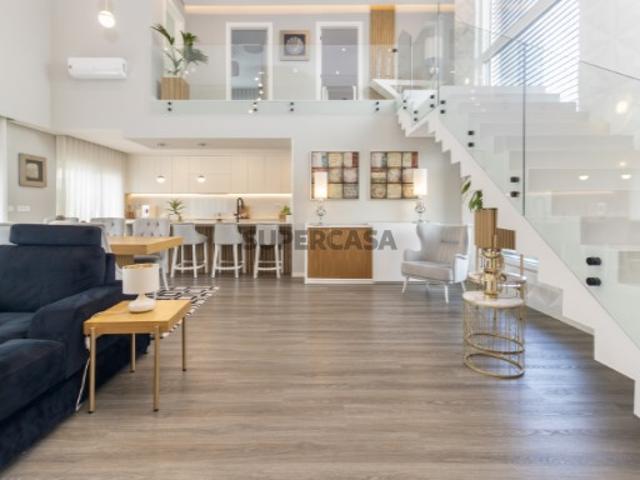 Moradia Contemporânea T4 com Piscina em Azeitão
