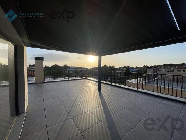 Moradia Contemporânea T4 em Condomínio Privado — Murches, Cascais