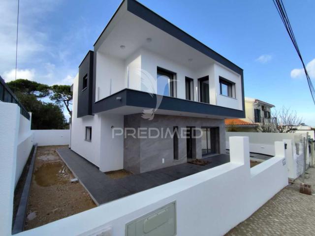 Moradia Contemporânea T4 Isolada Sobreda