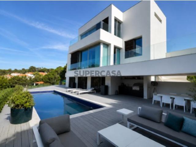Moradia contemporânea T5 no Estoril