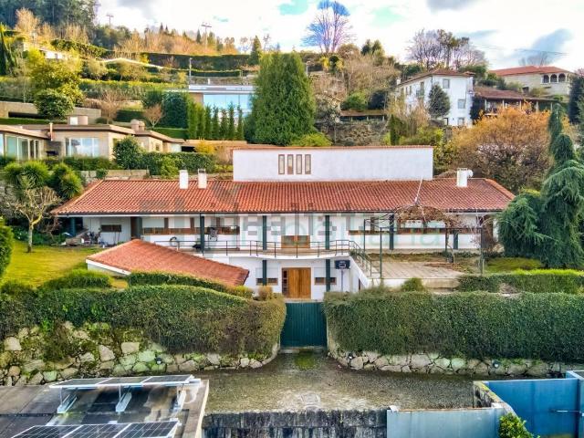 Moradia, Costa
