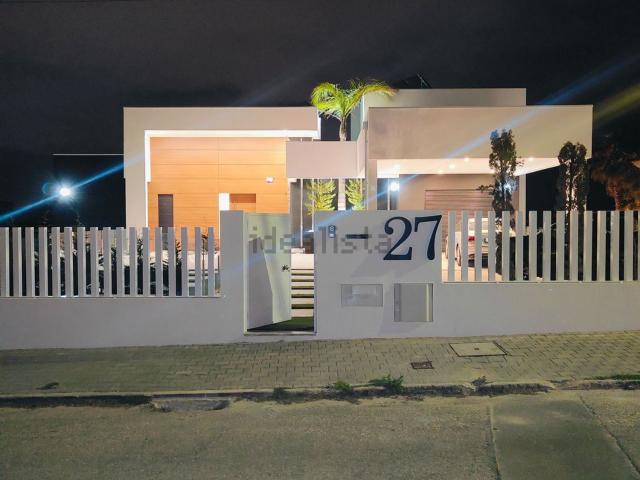 Moradia, Fernão Ferro