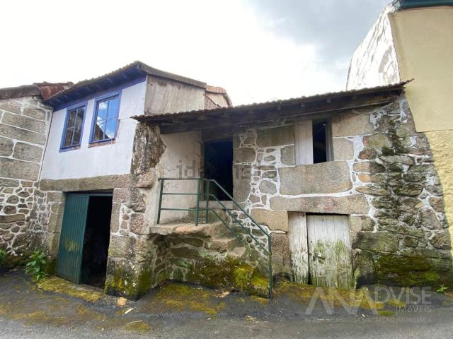 Moradia, Couto de Baixo e Couto de Cima