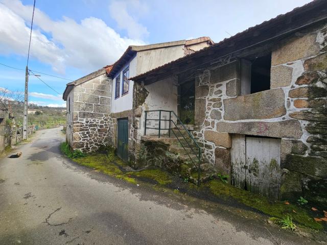 Moradia, Couto de Baixo e Couto de Cima