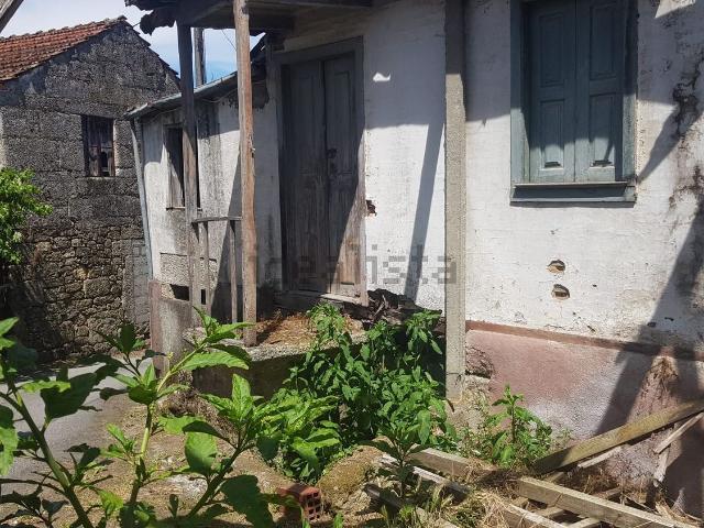 Moradia, Couto de Baixo e Couto de Cima