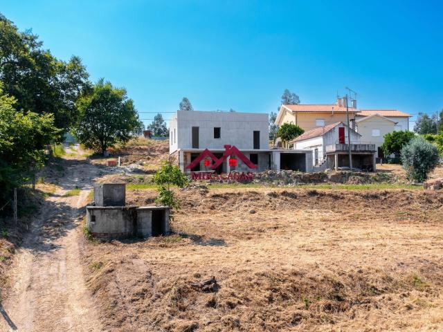 Moradia, Covas e Vila Nova de Oliveirinha