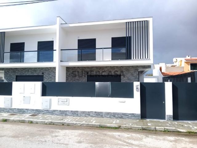 MORADIA DUPLEX T3+1 EM FERNÃO FERRO