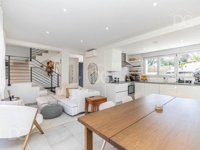 Moradia Duplex Moderna com Vista Mar perto de Almancil e Loulé