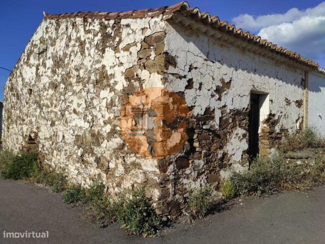 MORADIA DE ALDEIA 129 M2 COM LOGRADOURO CORTE PEQUENA ODELE.