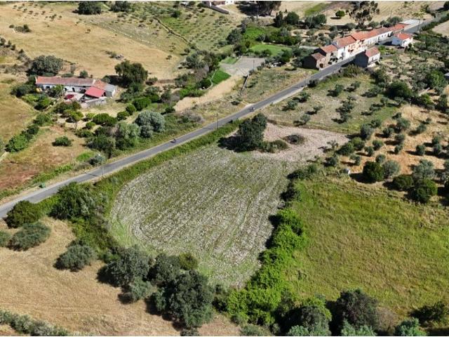 Moradia de aldeia com terreno Projecto de reabilitação Quintas da Torre Fundão Castelo Branco