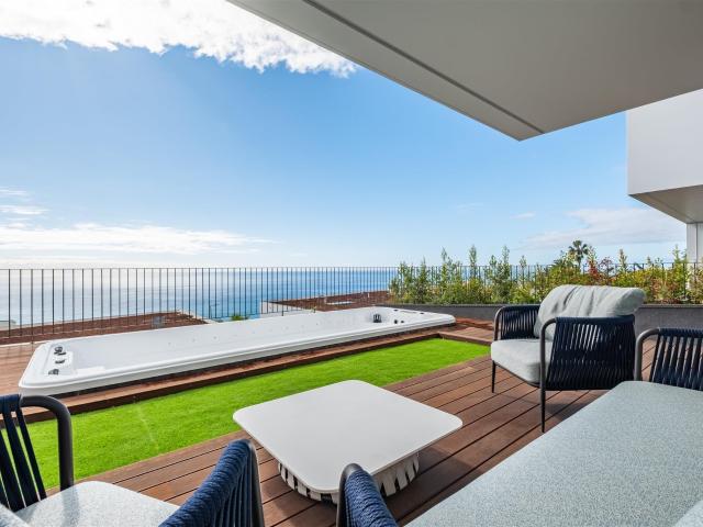 Moradia de Arquitetura Distinta com Vista Mar – Aj 301m² São Martinho