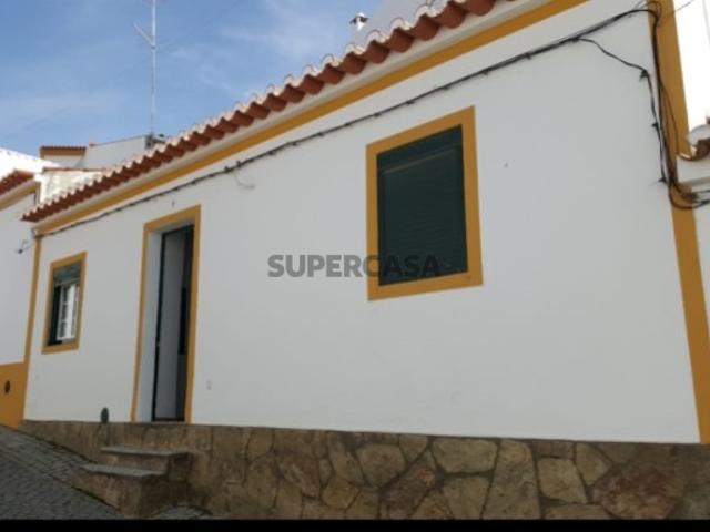 Moradia de bairro em Barrancos, Beja