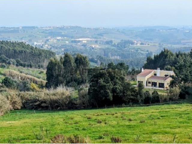 Moradia de campo T4, renovada em A Dos Negros, Óbidos