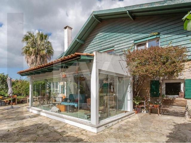 Moradia de Charme T4+T1 em Carcavelos para venda