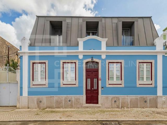 Moradia de Charme com Design Contemporâneo e Espaço Exterior | Centro de Setúbal