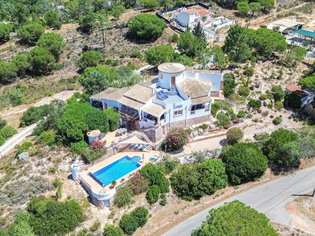 Moradia de Charme com Moinho Tradicional e Piscina Privada em Pêra Algarve